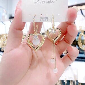 Asymmetrical Heart Dangle Earrings – Mismatched Gold Hoops & Tassel Drops